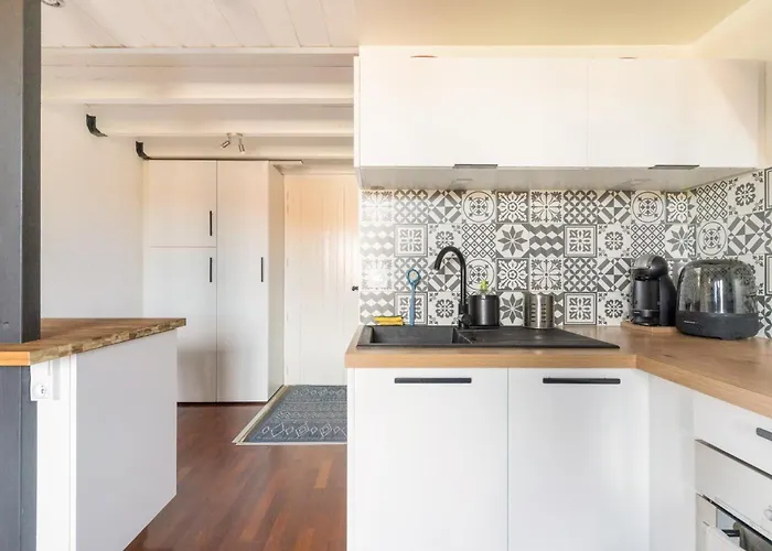 Mezzanine شقة بيسكاروس